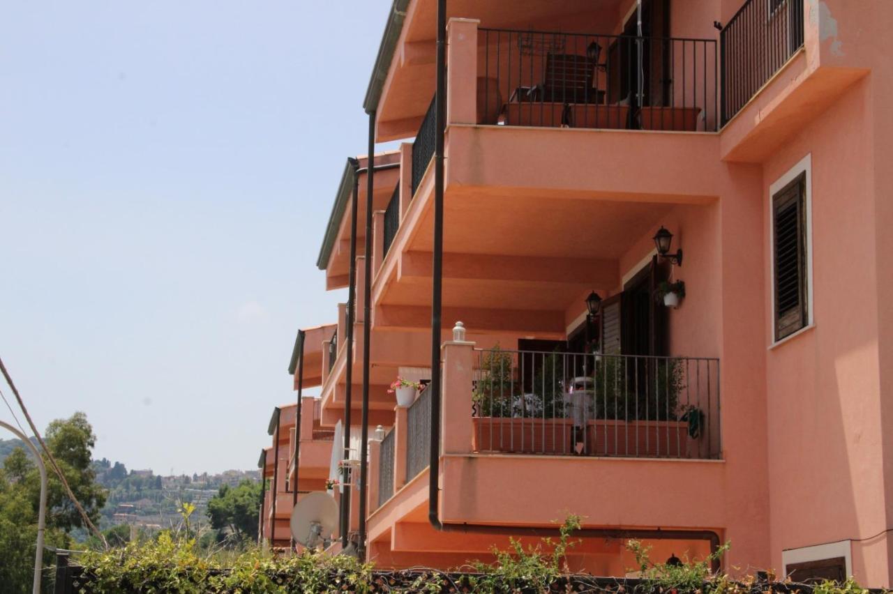 Poseidone Sea Apartment Taormina Mazzeo Exterior foto