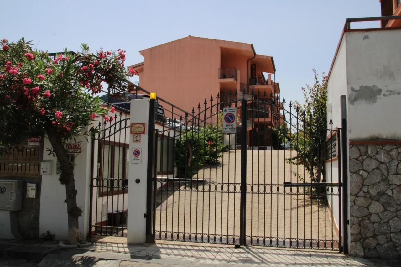 Poseidone Sea Apartment Taormina Mazzeo Exterior foto